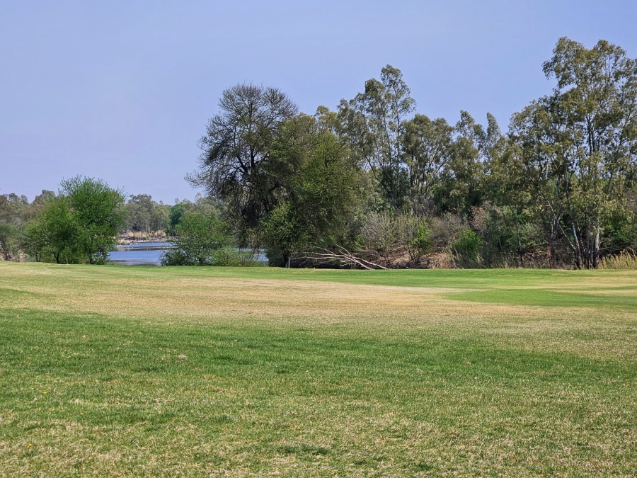 0 Bedroom Property for Sale in Vaal de Grace Golf Estate Free State